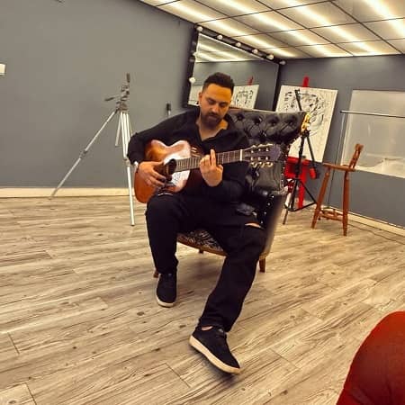 دانلود آهنگ احمد صفایی به نام زیر نور ماه