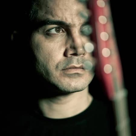 دانلود آهنگ محسن یگانه به نام تقویم مچاله