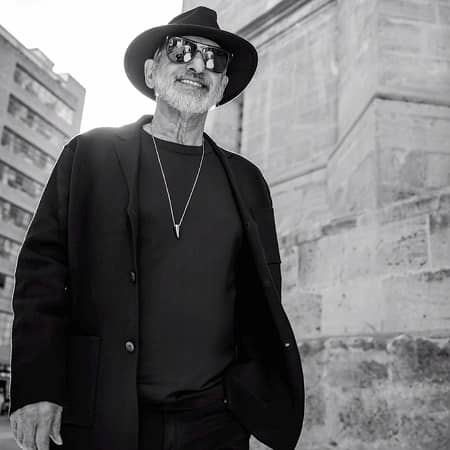 دانلود آهنگ ابی به نام چیزی بگو