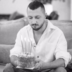 دانلود آهنگ شایع به نام احتیاج دارم